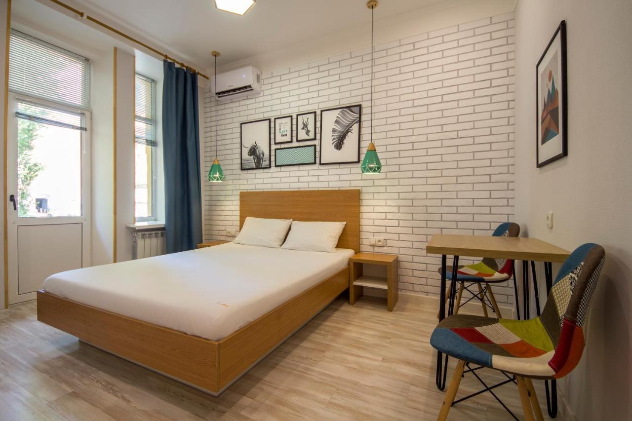 Design Apartments On Velyka Vasylkivska 42 Kiev Buitenkant foto
