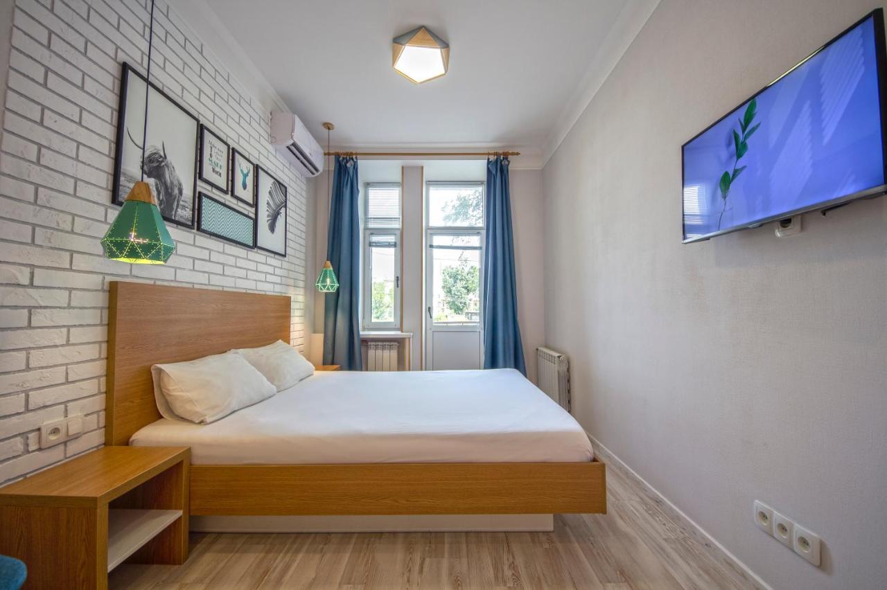 Design Apartments On Velyka Vasylkivska 42 Kiev Buitenkant foto