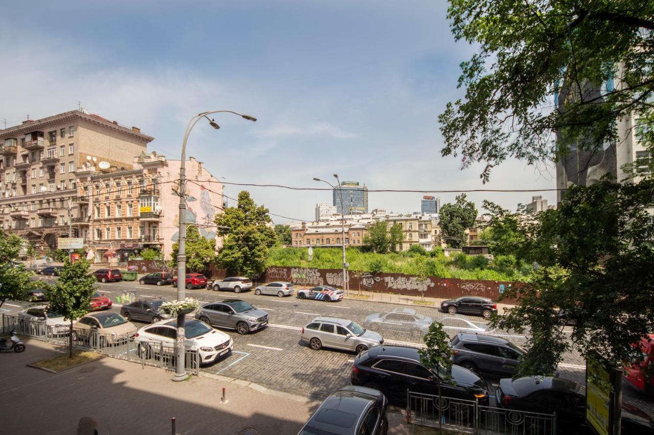 Design Apartments On Velyka Vasylkivska 42 Kiev Buitenkant foto